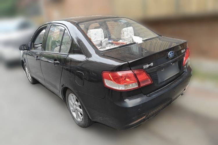 Used FAW Xiali N5 2014 1.3L Manual Smart Fuel-Efficient Luxury Model Rear Left 45 Deg