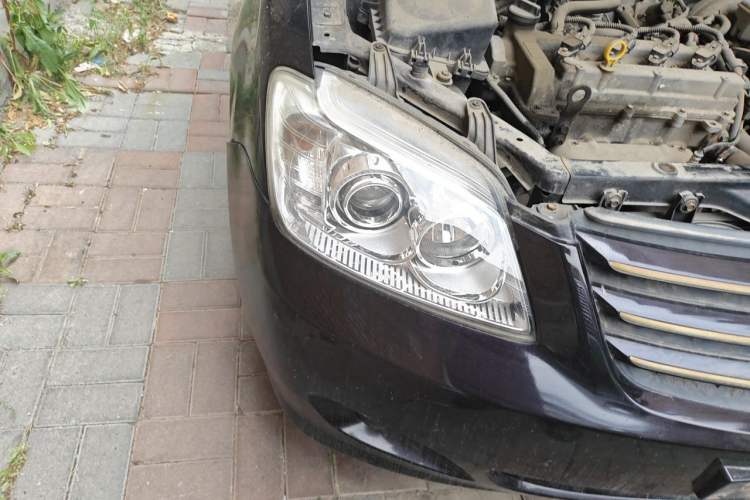Used FAW Xiali N5 2014 1.3L Manual Smart Fuel-Efficient Luxury Model Right Front Headlight