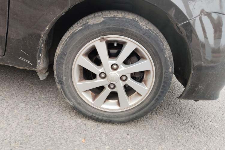 Used FAW Xiali N5 2014 1.3L Manual Luxury Version Right Front Wheel Hub