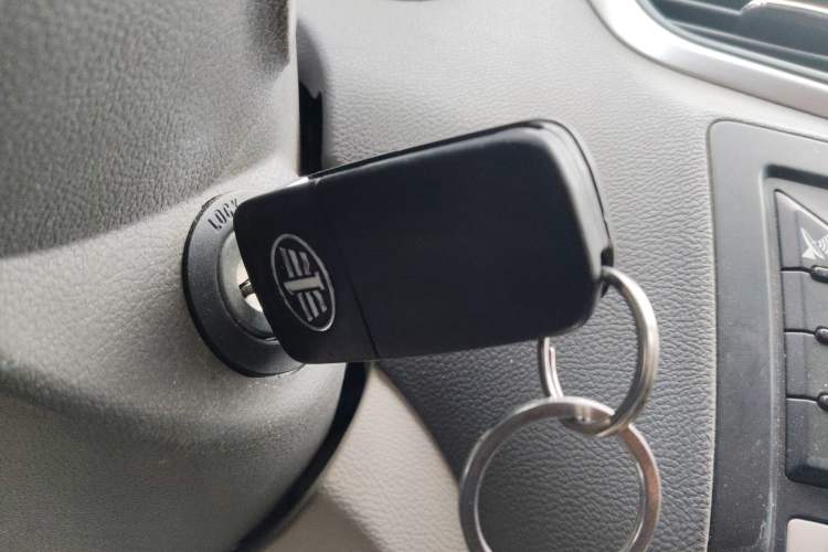 Used FAW Xiali N5 2014 1.3L Manual Luxury Version Vehicle Key