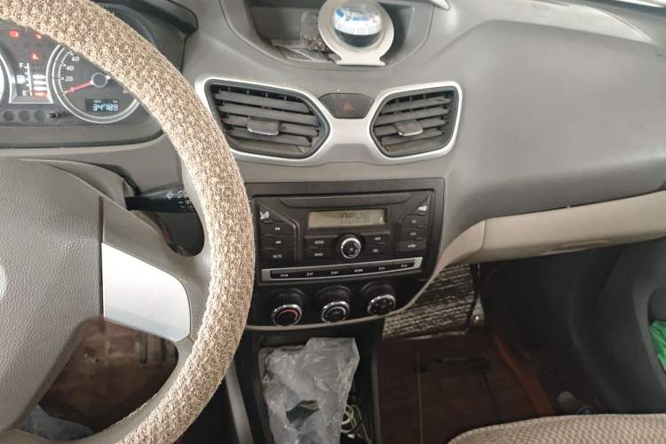 Used FAW Xiali N5 2014 1.0L Manual Standard Edition Audio And AC Panel