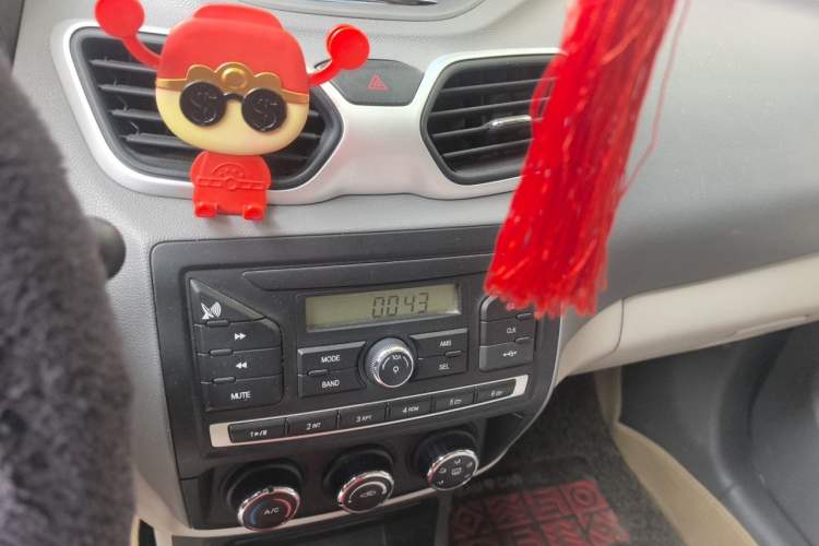 Used FAW Xiali N5 2014 1.3L Manual Luxury Version Audio And AC Panel