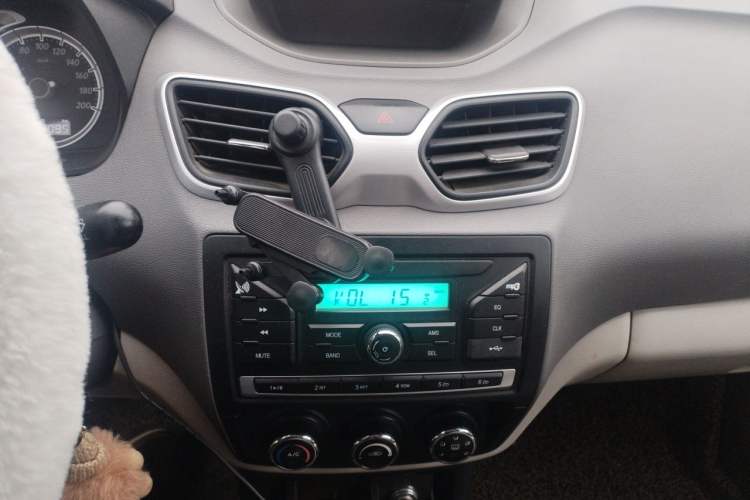 Used FAW Xiali N5 2014 1.3L Manual Luxury Version Audio And AC Panel