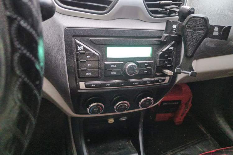 Used FAW Xiali N5 2014 1.3L Manual Comfort Version Audio And AC Panel