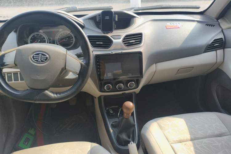 Used FAW Xiali N5 2014 1.3L Manual Comfort Version Audio And AC Panel