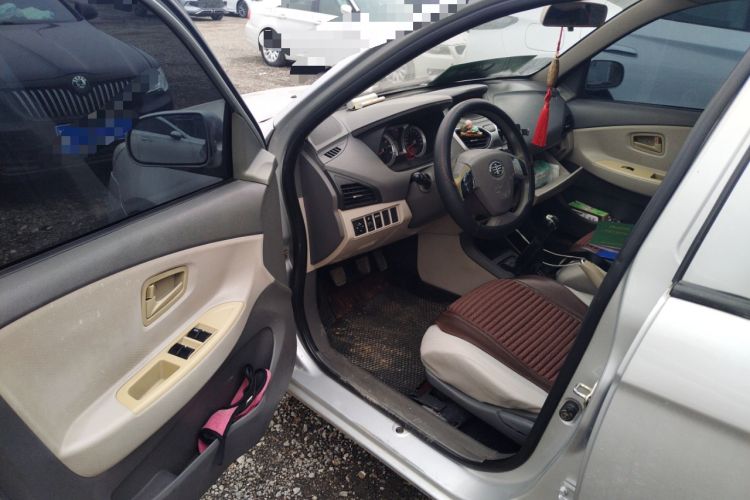 Used FAW Xiali N5 2014 1.3L Manual Comfort Version Driver Seat