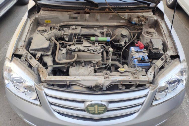 Used FAW Xiali N5 2014 1.0L Manual Standard Edition Engine Bay