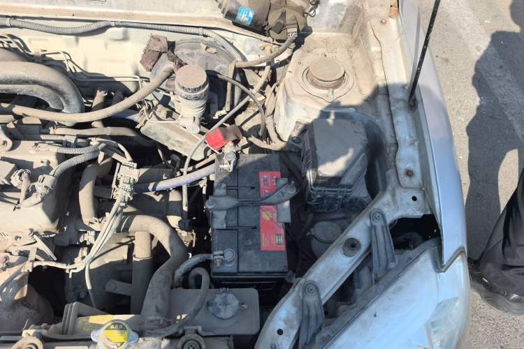 Used FAW Xiali N5 2014 1.0L Manual Comfort Model Engine Bay Left