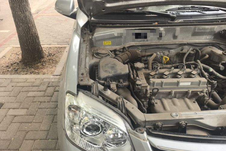 Used FAW Xiali N5 2014 1.3L Manual Luxury Version Engine Bay Right