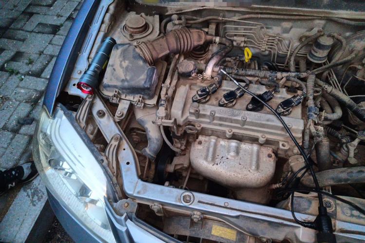 Used FAW Xiali N5 2014 1.3L Manual Comfort Version Engine Bay Right