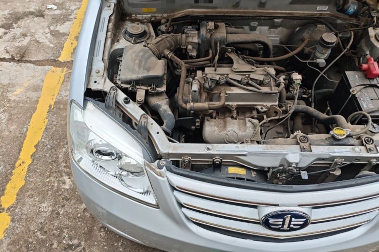 Used FAW Xiali N5 2014 1.0L Manual Standard Edition Engine Bay Right