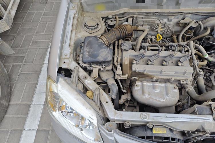 Used FAW Xiali N5 2014 1.3L Manual Luxury Version Engine Bay Right