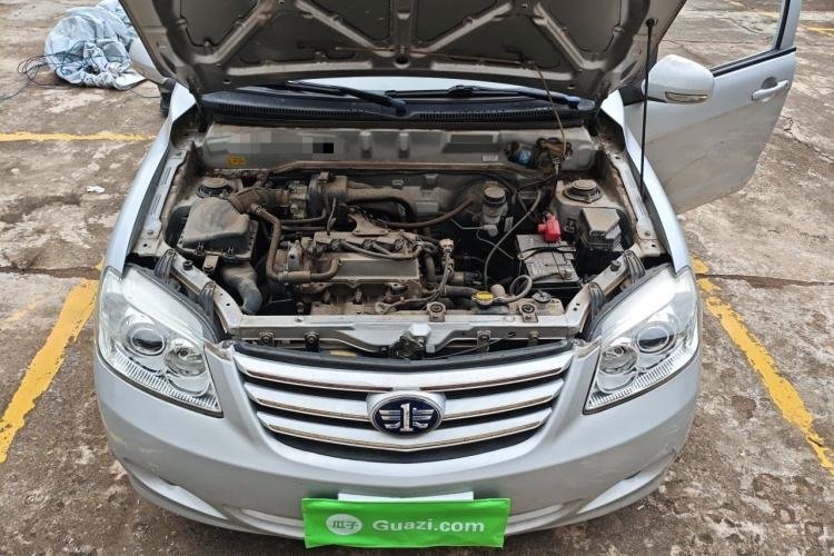 Used FAW Xiali N5 2014 1.0L Manual Standard Edition Engine Bay