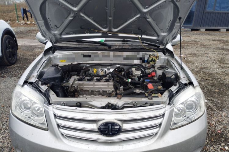 Used FAW Xiali N5 2014 1.3L Manual Comfort Version Engine Bay