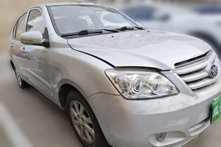 Used FAW Xiali N5 2014 1.3L Manual Luxury Version Front Right 45 Deg