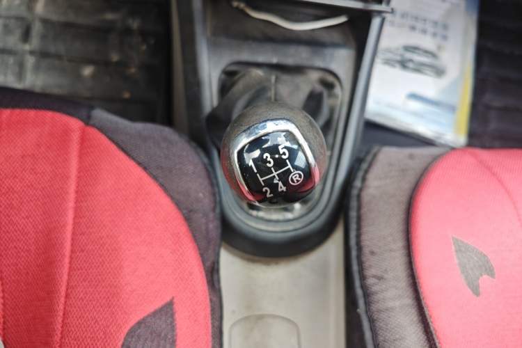 Used FAW Xiali N5 2014 1.0L Manual Standard Edition Gear Lever