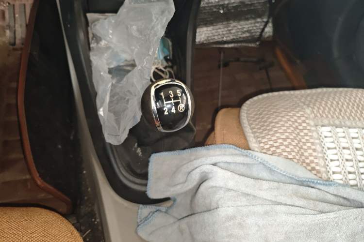 Used FAW Xiali N5 2014 1.0L Manual Standard Edition Gear Lever