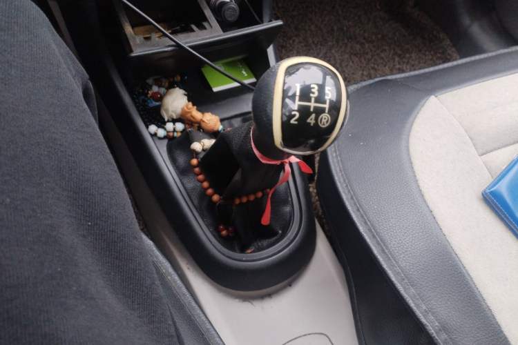 Used FAW Xiali N5 2014 1.3L Manual Luxury Version Gear Lever