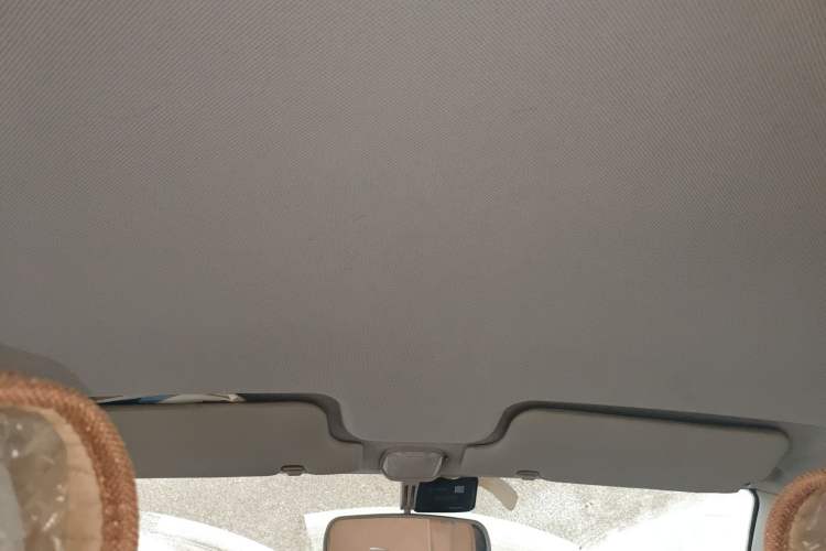 Used FAW Xiali N5 2014 1.0L Manual Standard Edition Headliner