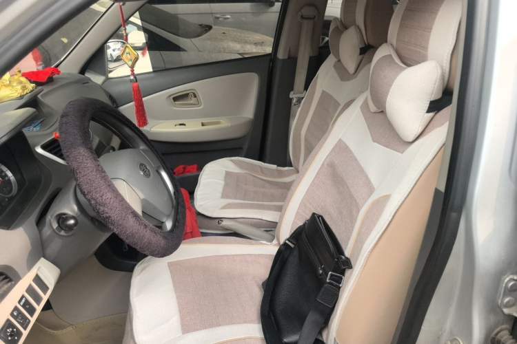 Used FAW Xiali N5 2014 1.3L Manual Luxury Version Left Front Seat