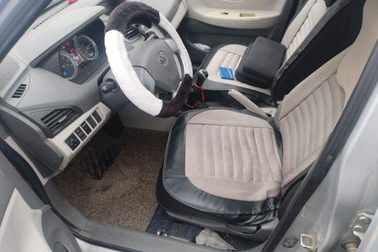 Used FAW Xiali N5 2014 1.3L Manual Luxury Version Left Front Seat