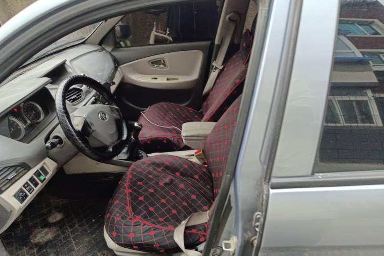 Used FAW Xiali N5 2014 1.3L Manual Comfort Version Left Front Seat