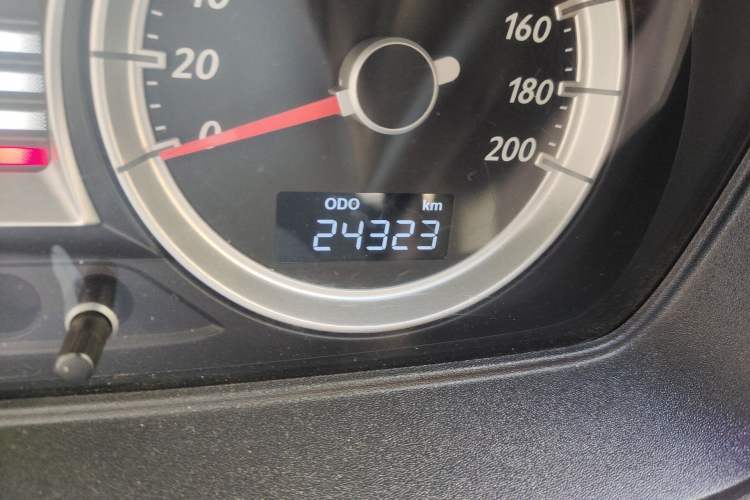 Used FAW Xiali N5 2014 1.0L Manual Standard Edition Odometer Close Up