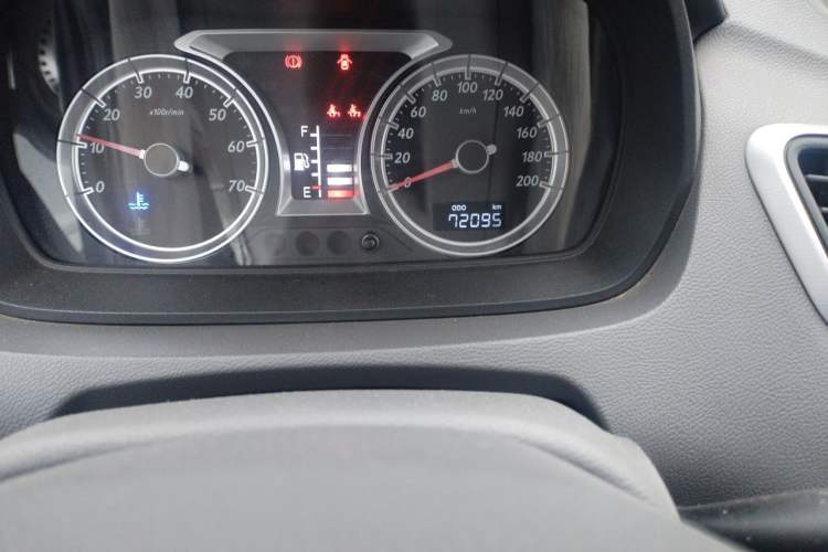 Used FAW Xiali N5 2014 1.3L Manual Luxury Version Odometer Close Up