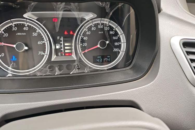 Used FAW Xiali N5 2014 1.0L Manual Standard Edition Odometer Close Up