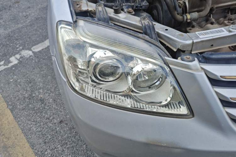 Used FAW Xiali N5 2014 1.0L Manual Standard Edition Right Front Headlight