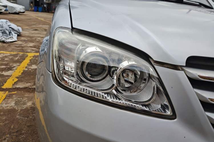 Used FAW Xiali N5 2014 1.0L Manual Standard Edition Right Front Headlight