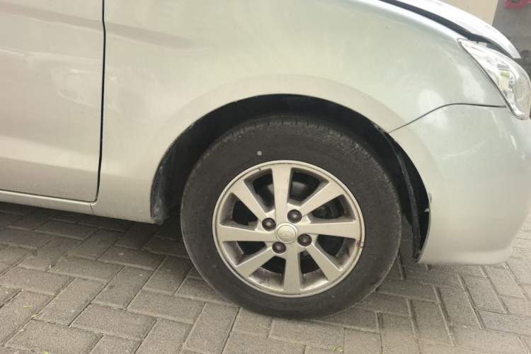 Used FAW Xiali N5 2014 1.3L Manual Luxury Version Right Front Wheel Hub