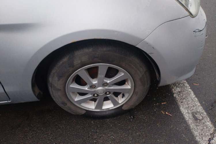 Used FAW Xiali N5 2014 1.3L Manual Luxury Version Right Front Wheel Hub