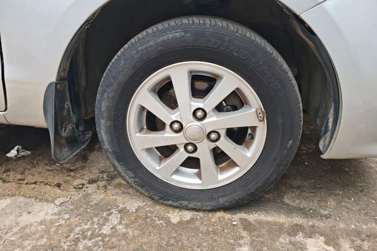 Used FAW Xiali N5 2014 1.0L Manual Standard Edition Right Front Wheel Hub