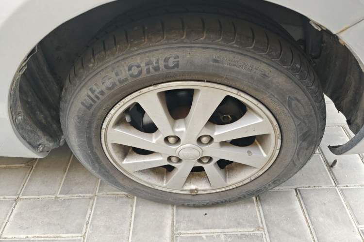 Used FAW Xiali N5 2014 1.3L Manual Luxury Version Right Front Wheel Hub