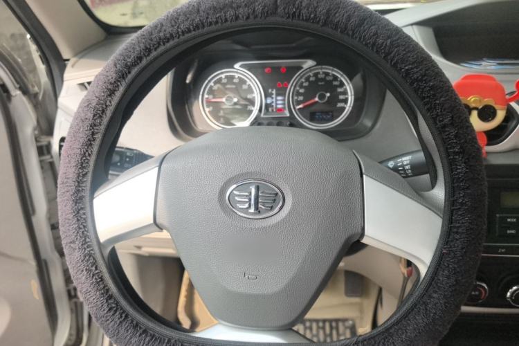 Used FAW Xiali N5 2014 1.3L Manual Luxury Version Steering Wheel