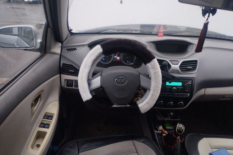 Used FAW Xiali N5 2014 1.3L Manual Luxury Version Steering Wheel