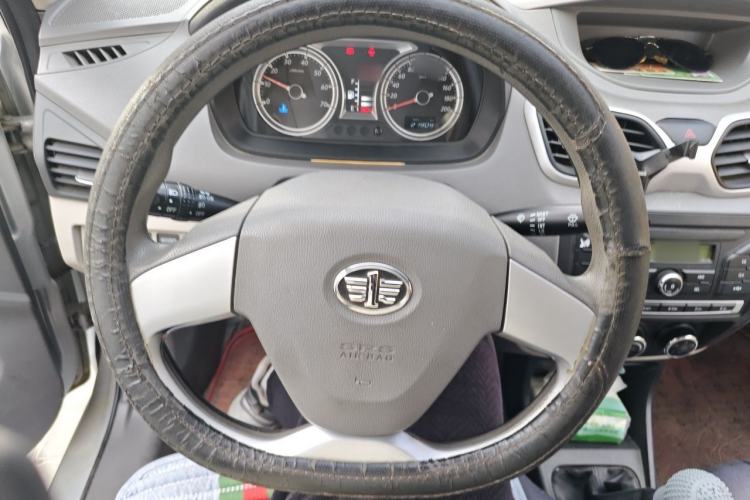 Used FAW Xiali N5 2014 1.3L Manual Luxury Version Steering Wheel