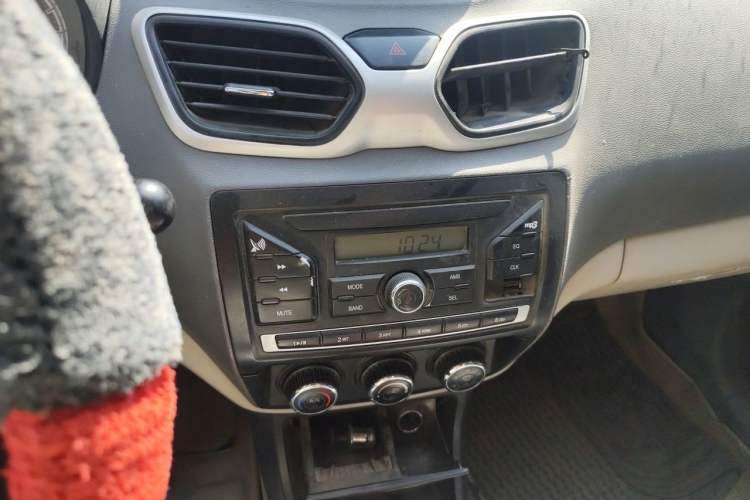 Used FAW Xiali N5 2014 1.3L Manual Comfort Version Audio And AC Panel