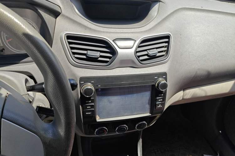 Used FAW Xiali N5 2014 1.3L Manual Standard Edition Audio And AC Panel