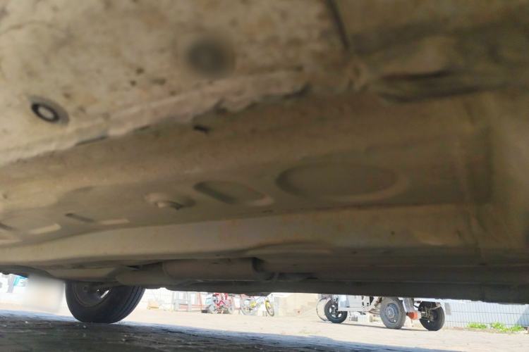 Used FAW Xiali N5 2014 1.3L Manual Comfort Version Chassis Front Right