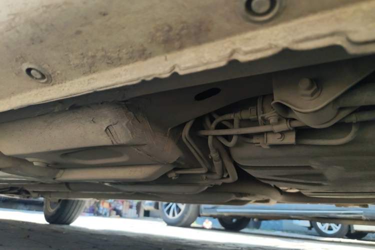 Used FAW Xiali N5 2014 1.3L Manual Comfort Version Chassis Rear Left
