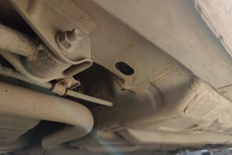 Used FAW Xiali N5 2014 1.3L Manual Comfort Version Chassis Rear Right