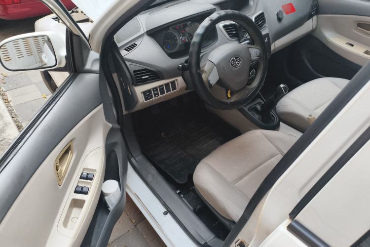 Used FAW Xiali N5 2014 1.3L Manual Comfort Version Driver Seat