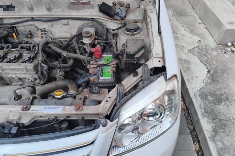 Used FAW Xiali N5 2014 1.3L Manual Comfort Version Engine Bay Left