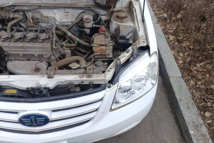 Used FAW Xiali N5 2014 1.3L Manual Comfort Version Engine Bay Left