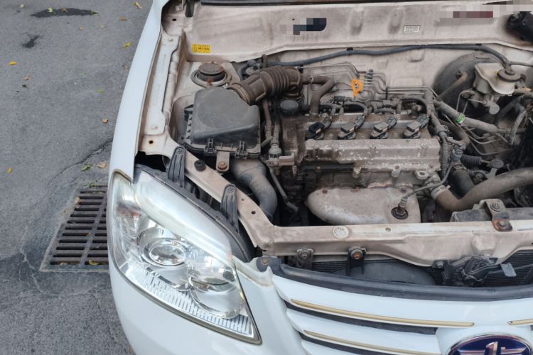 Used FAW Xiali N5 2014 1.3L Manual Comfort Version Engine Bay Right