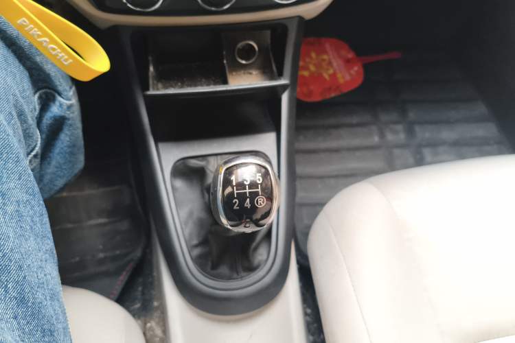 Used FAW Xiali N5 2014 1.3L Manual Comfort Version Gear Lever