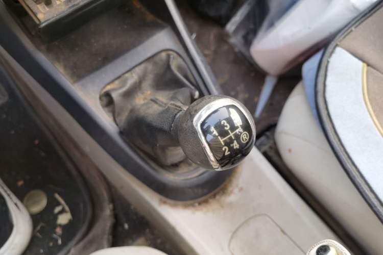Used FAW Xiali N5 2014 1.0L Manual Comfort Model Gear Lever
