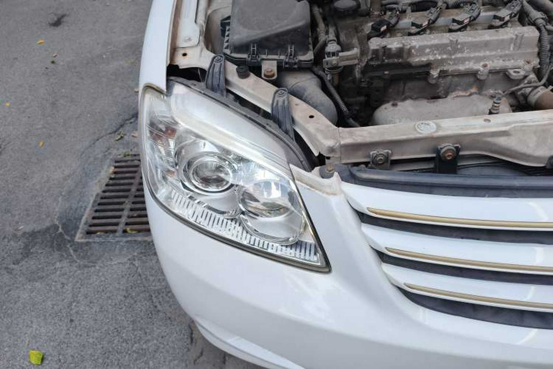 Used FAW Xiali N5 2014 1.3L Manual Comfort Version Right Front Headlight